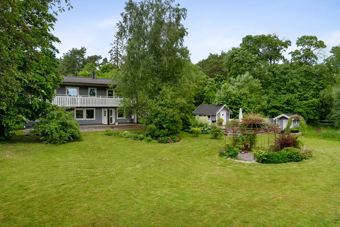 Villa, Gamla Sjökarbyvägen 6. Bild 1 av 5