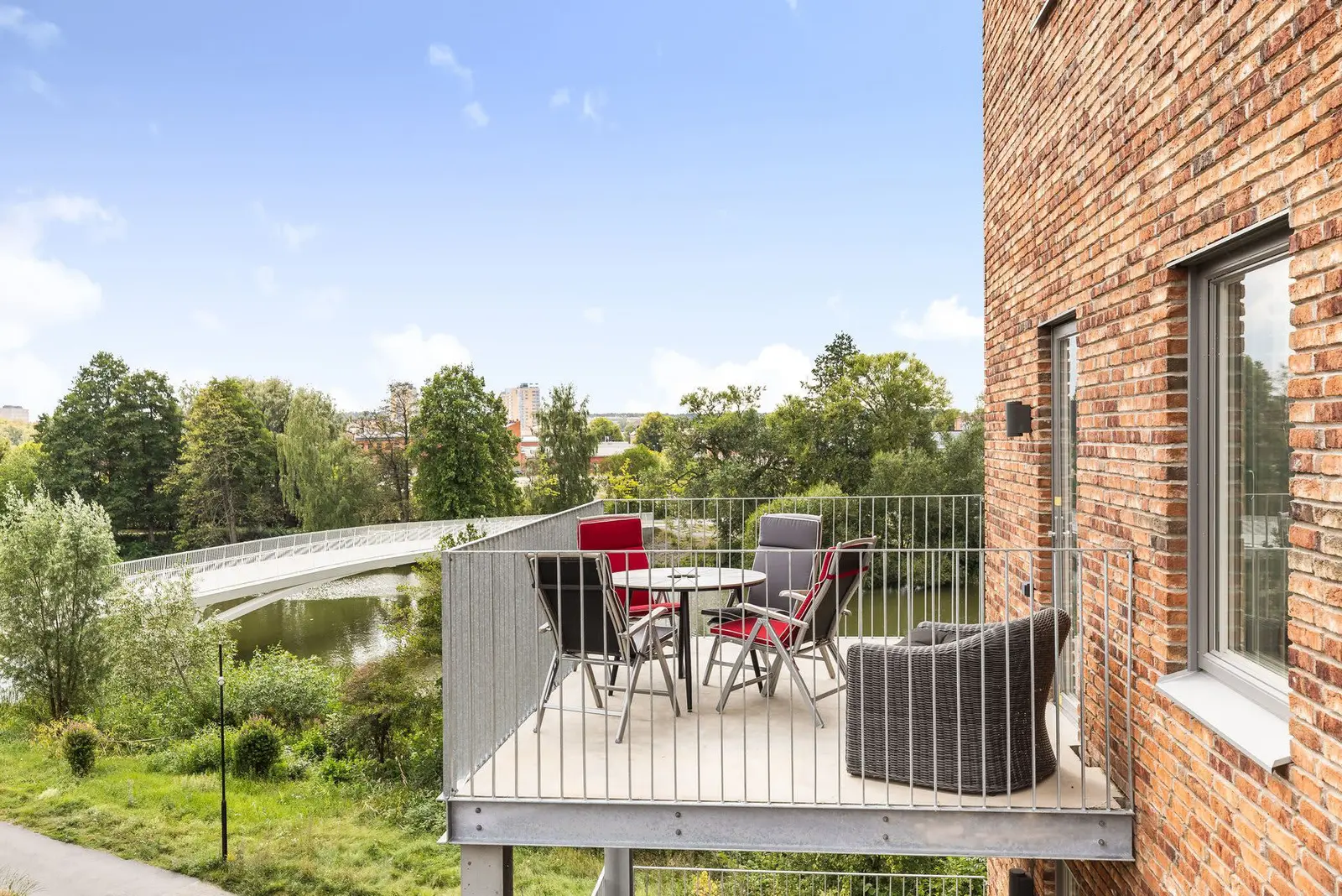 Lägenhet, Brädgårdsgatan 3, Eskilstuna. Bild 1 av 36