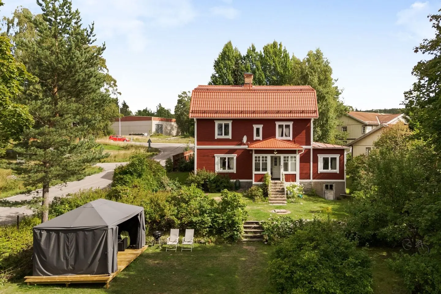 Bild 1 av 40 på Kyrkbyvägen