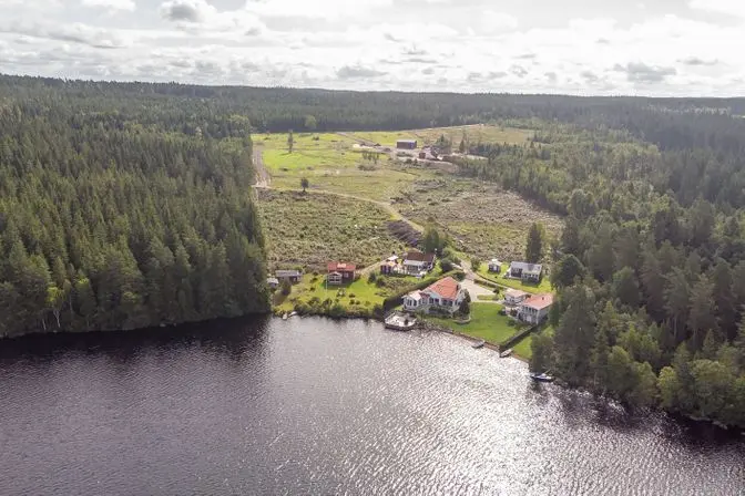 Image 1 of 15 of Bondstorp 1:34-37
