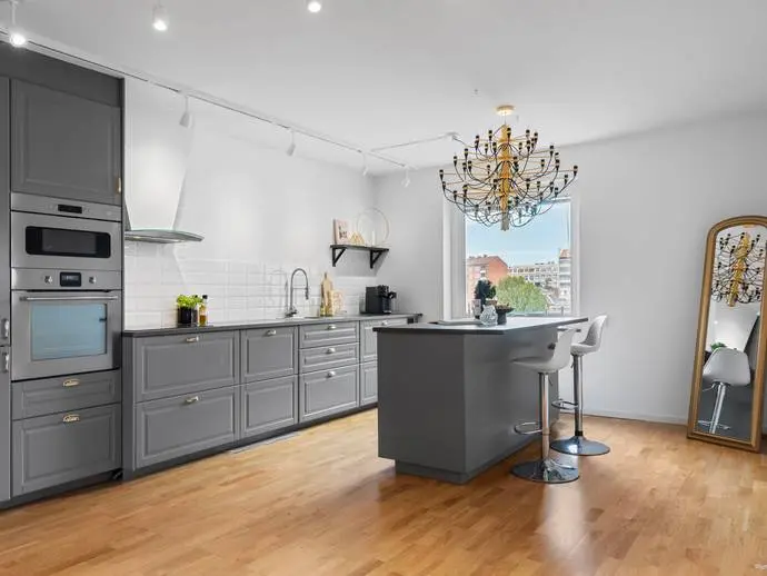 Lägenhet, Hantverkaregatan 16B. Bild 1 av 19