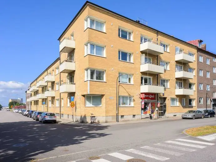 Image 1 of 19 of Planteringsvägen 54