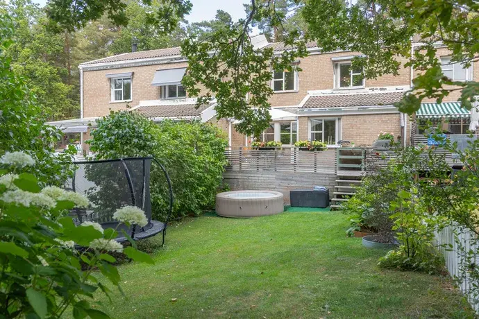 Semi-detached/terraced, Kulladalsvägen 13, Vaxholm. Photo 1 of 1