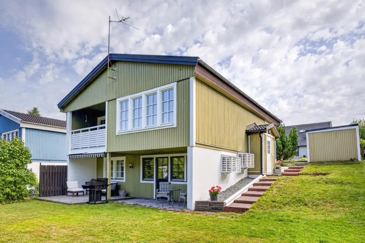 House, Christinelundsvägen 14, Nora. Photo 1 of 43