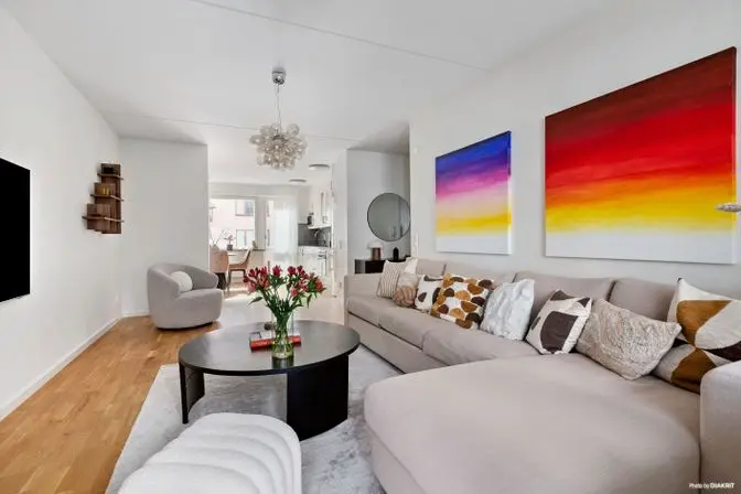 Lägenhet, Turebergs Allé 32, Sollentuna. Bild 1 av 26