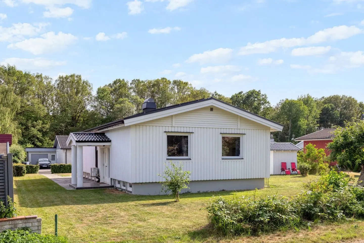 Villa, Karlstorpsvägen 13, Karlskrona. Bild 1 av 32