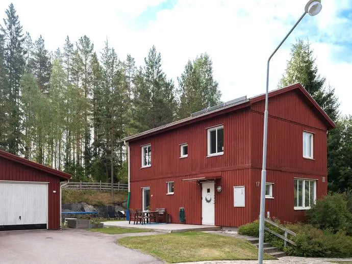 Bild 1 av 20 på Kärrvägen 17