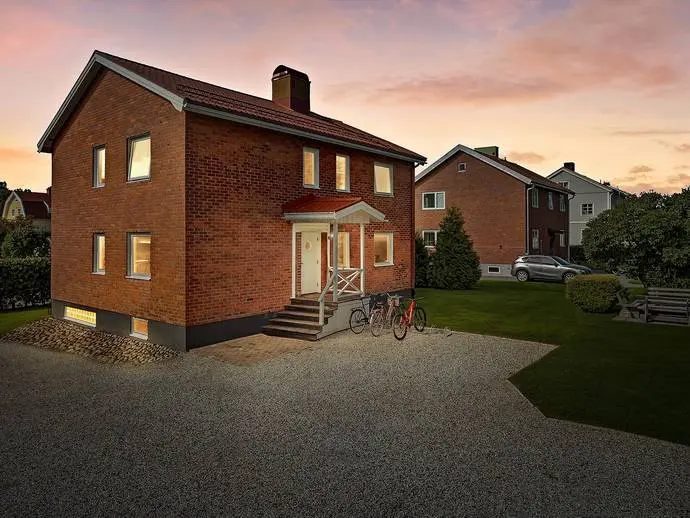 House, Östra Nygatan 155. Photo 1 of 20