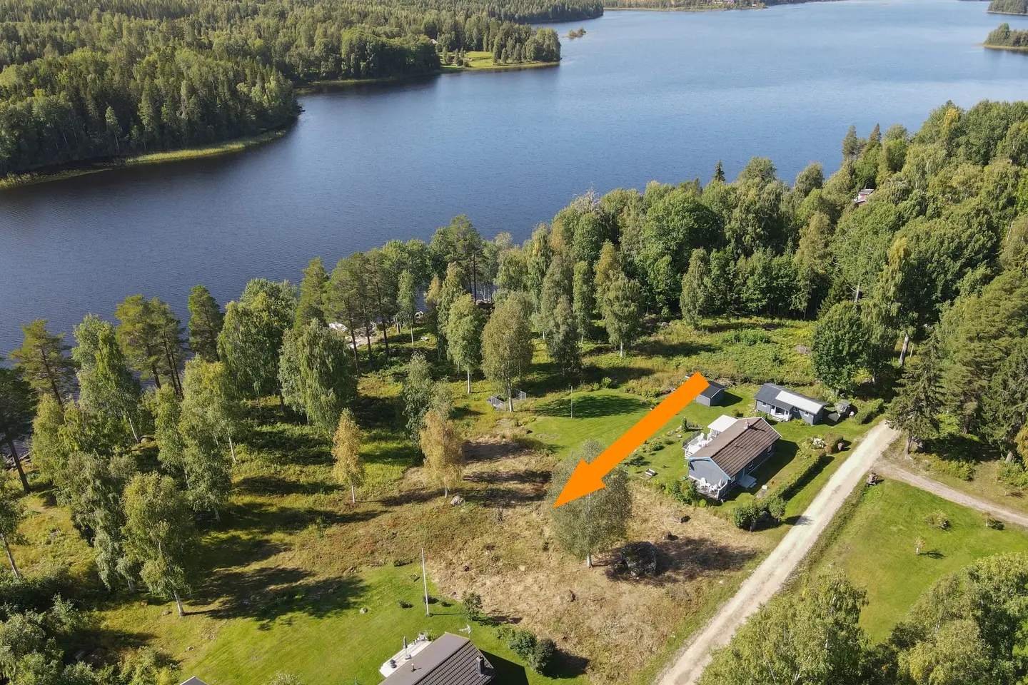 Bild 1 av 5 på Kyrkbyn