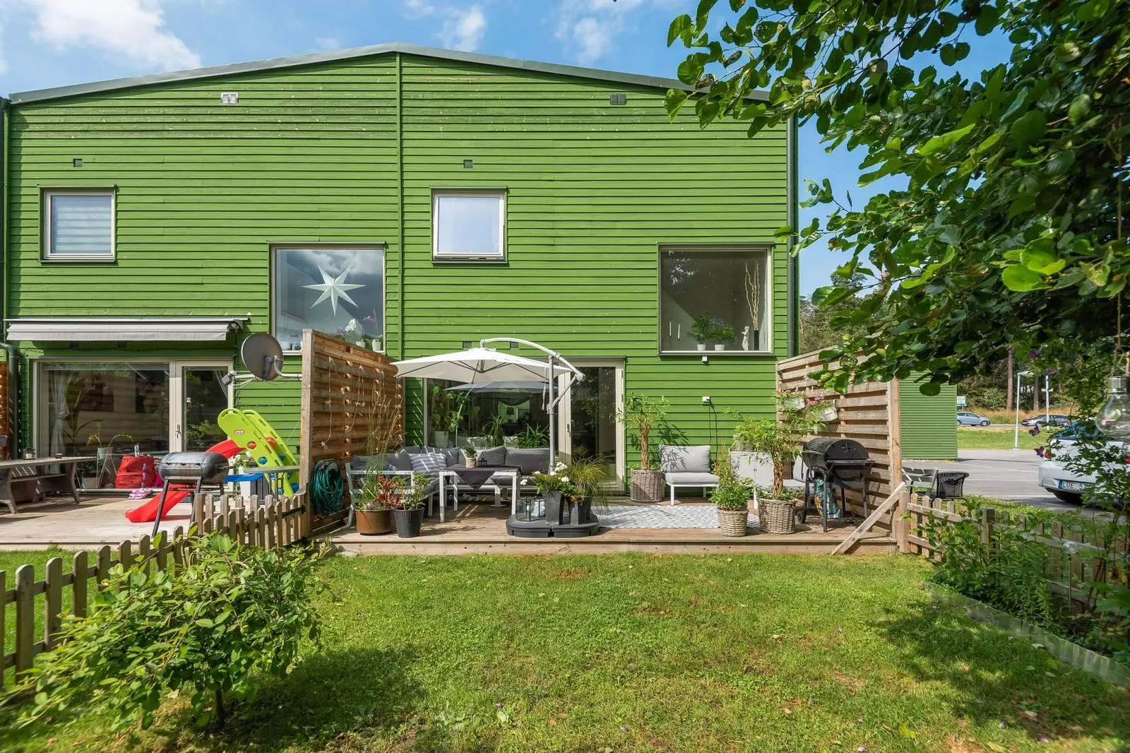 Semi-detached/terraced, Sällhetsvägen 68, Stockholm. Photo 1 of 33