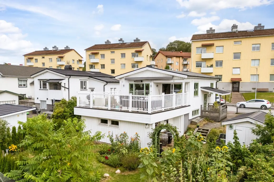 Bild 1 av 32 på Sjöbogatan 47