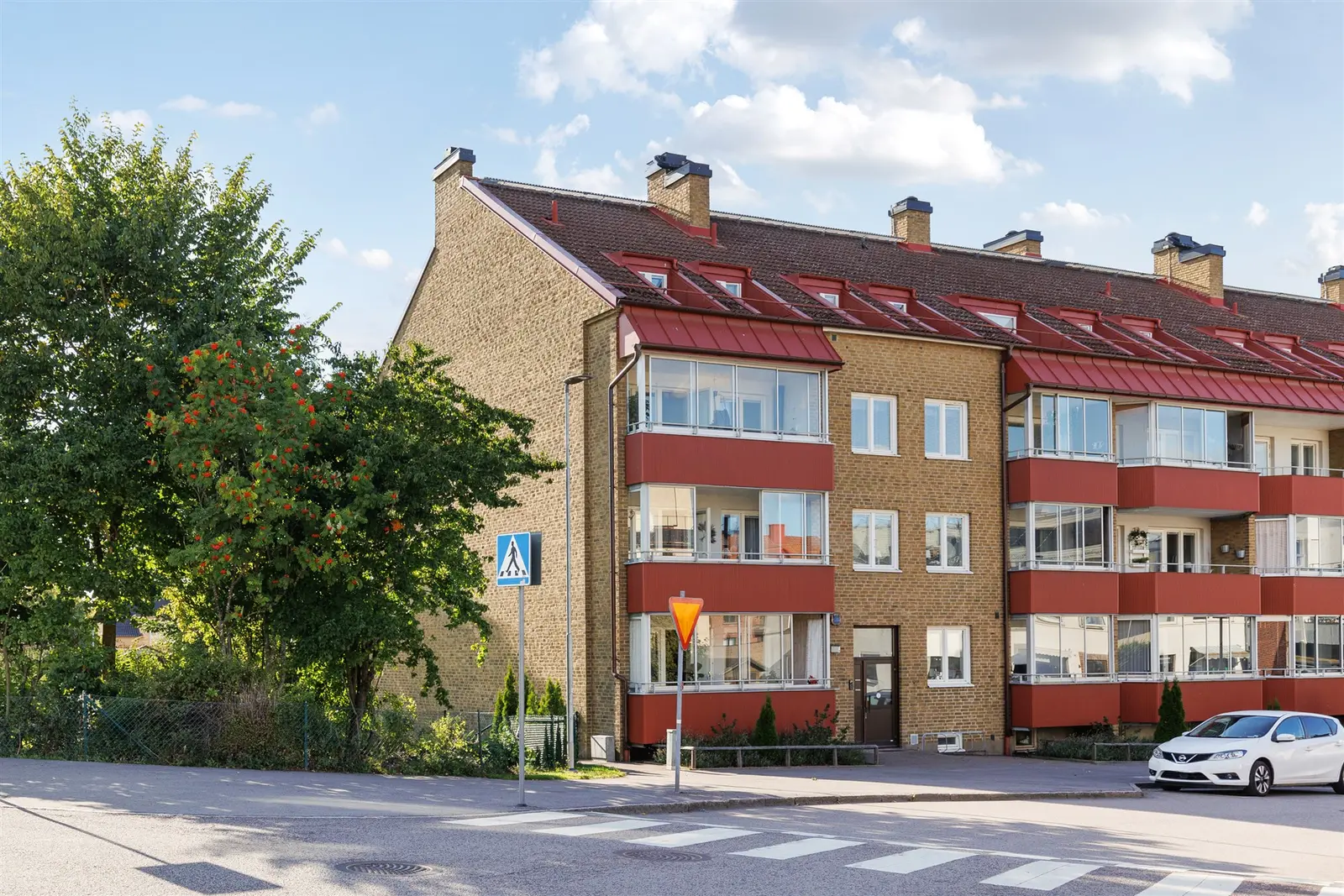 Image 1 of 14 of Skolgatan 5a