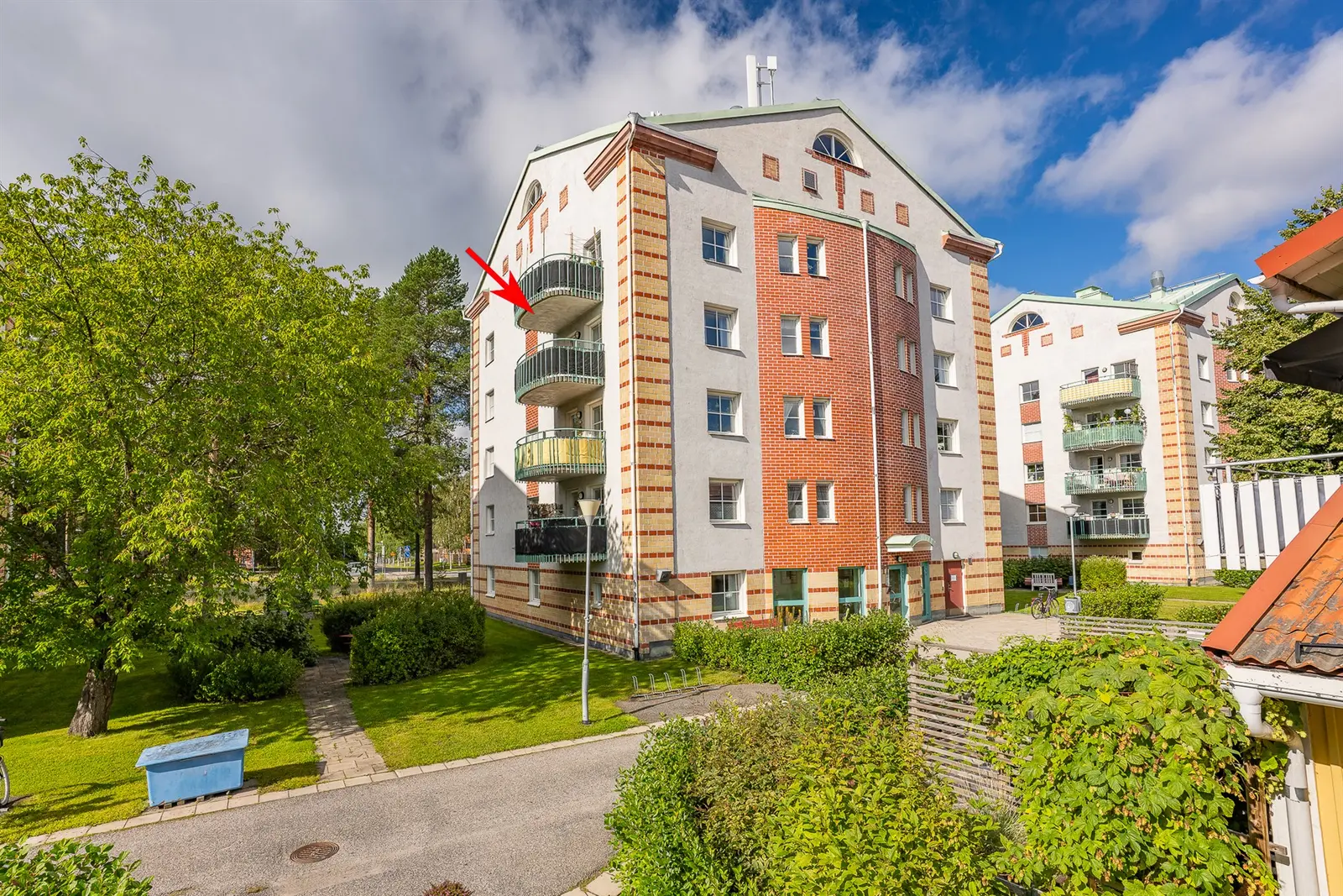 Lägenhet, Glädjens gränd 11, Västerbotten. Bild 1 av 17