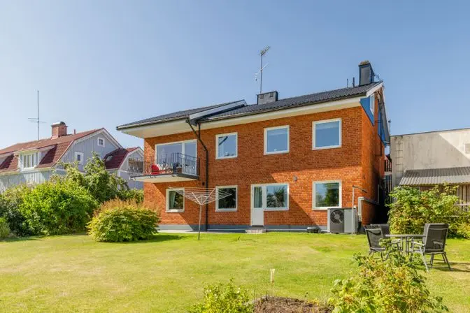 Bild 1 av 40 på Götavägen 21