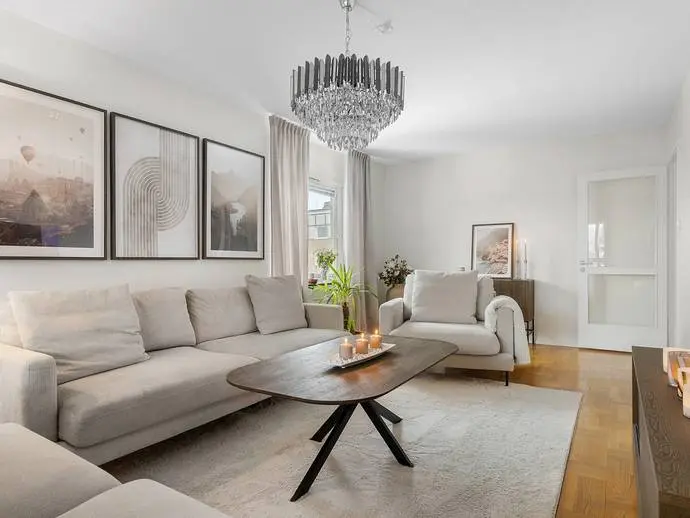 Lägenhet, Karlstorpsvägen 110, Trollhättan. Bild 1 av 19