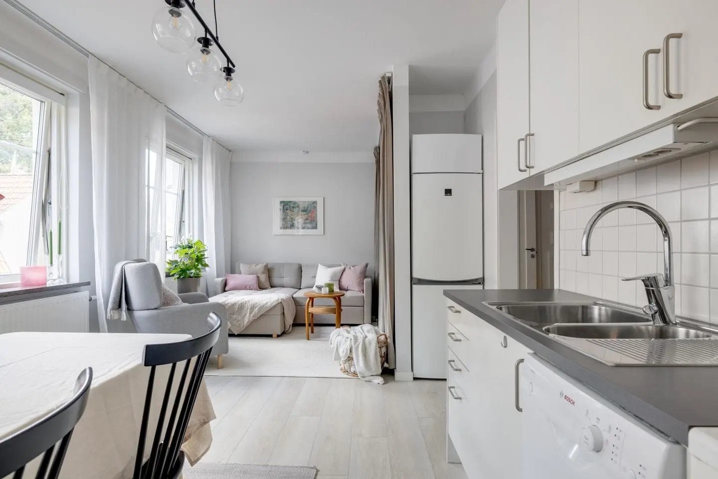 Lägenhet, Västra gatan 43, Kungälv. Bild 1 av 19