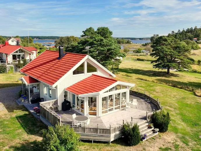 Bild 1 av 20 på Raftön Sommarvägen 4B