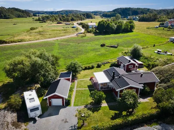 Villa, Valsäng 352, Tjörn. Bild 1 av 20
