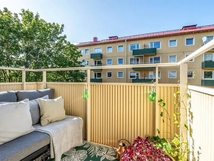 Lägenhet, Östervägen 14 B. Bild 1 av 19