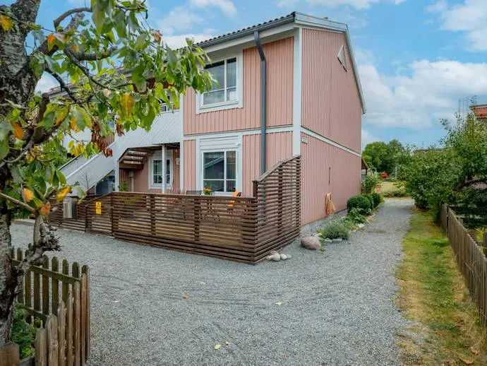 Bild 1 av 20 på Merkurigränd 42