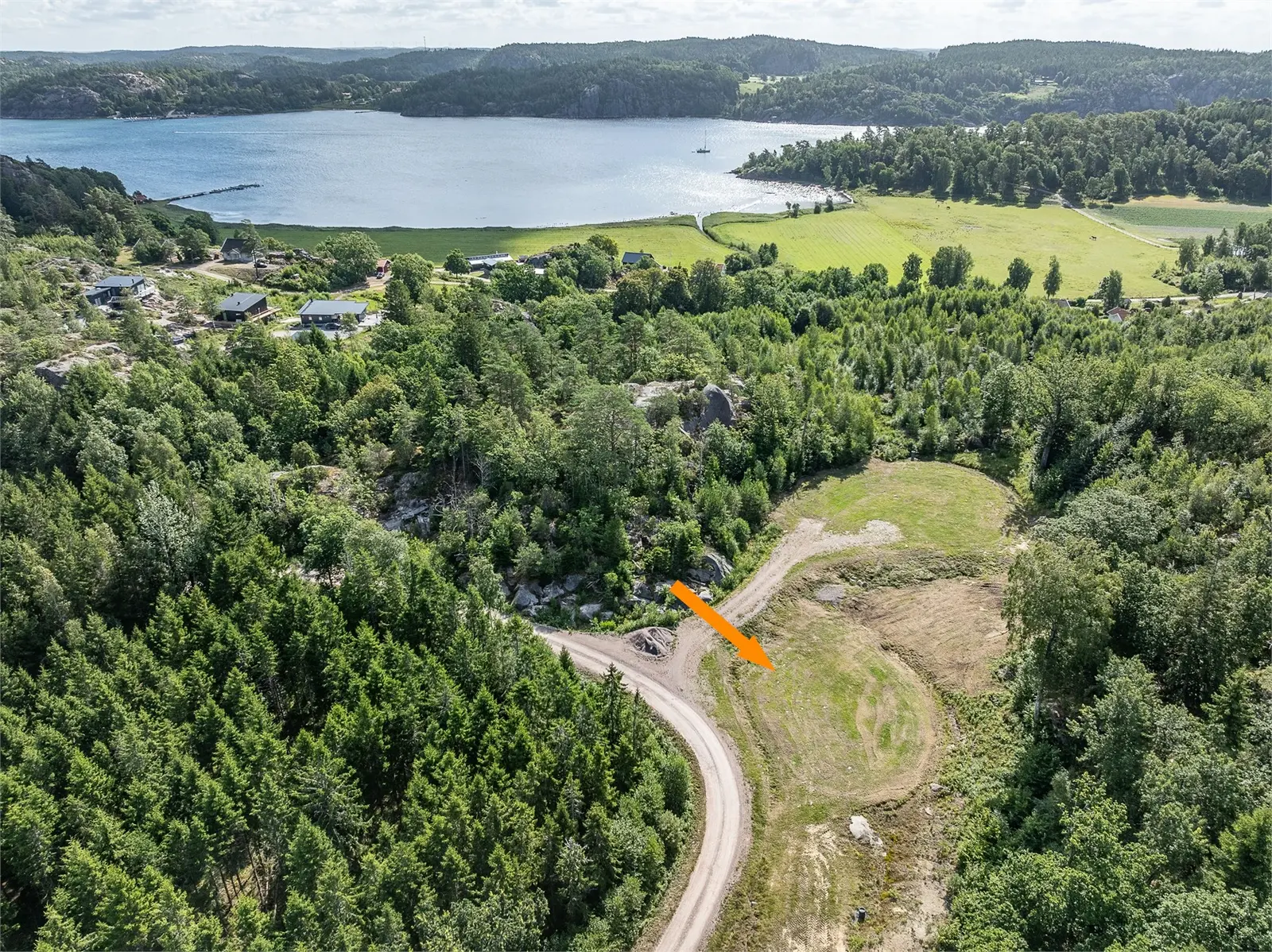 Bild 1 av 5 på Tomt på Lyckan - LYCKAN 1:65