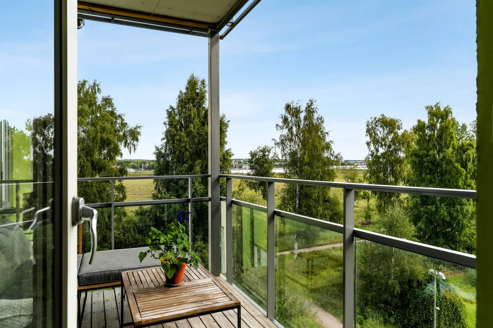 Bild 1 av 15 på Strandparksvägen 7D