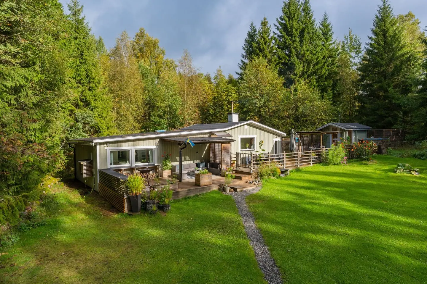 Villa, Nordlid 7, Borås. Bild 1 av 33