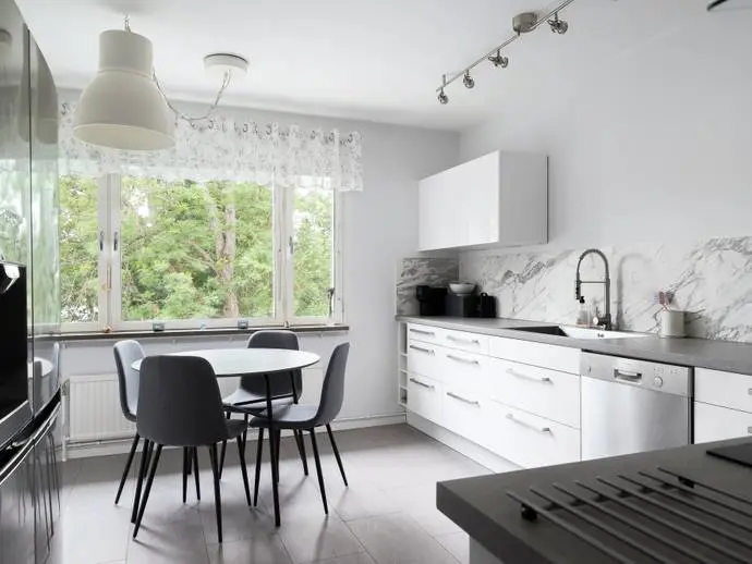 Lägenhet, Allévägen 9d, Haninge. Bild 1 av 18