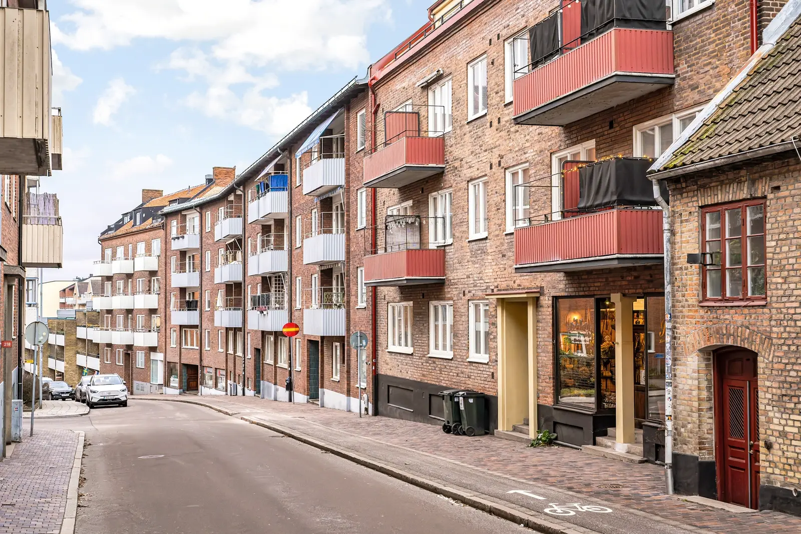 Bild 1 av 5 på Nedre Långvinkelsgatan 73