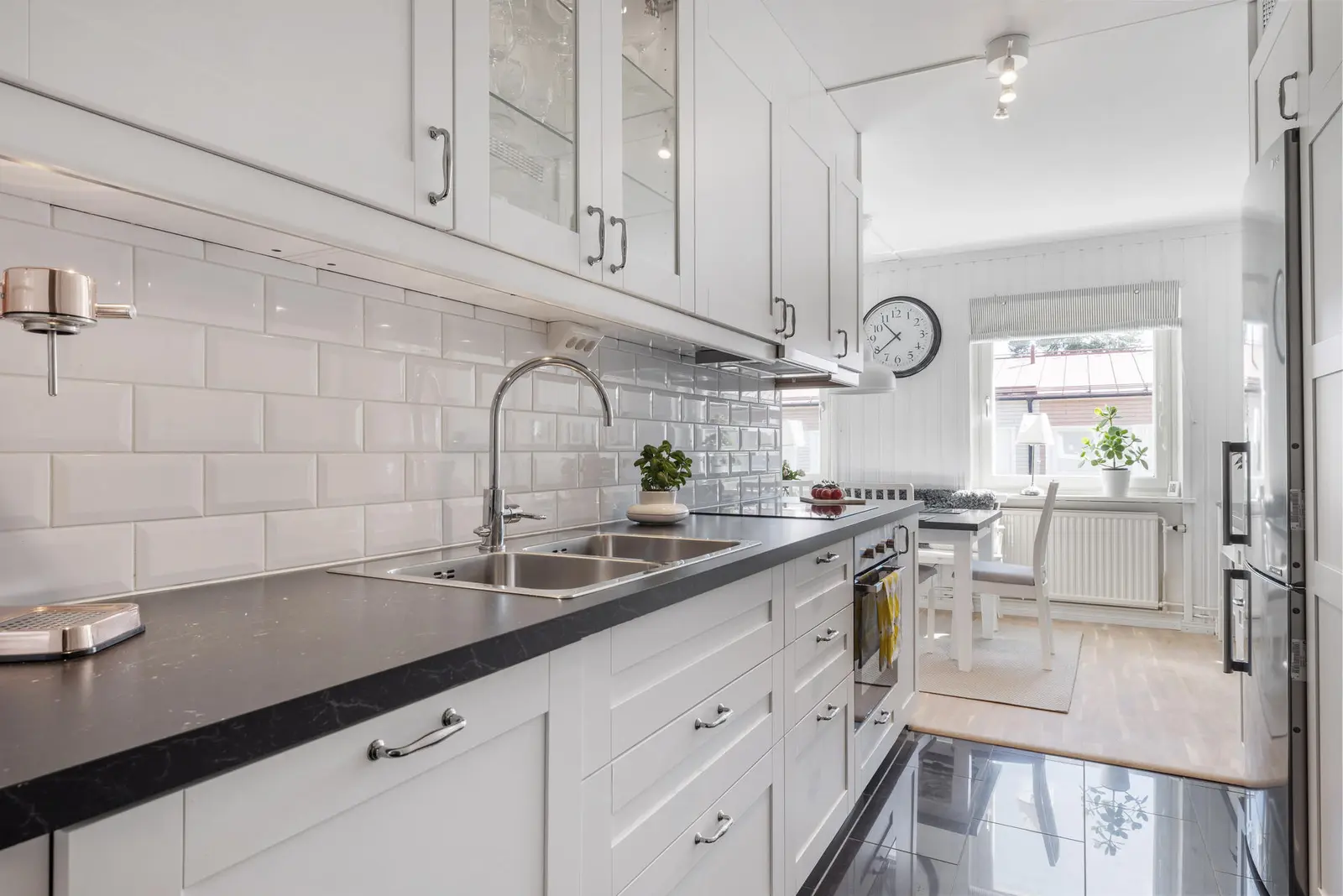 Lägenhet, Bollmoravägen 132, Tyresö. Bild 1 av 23