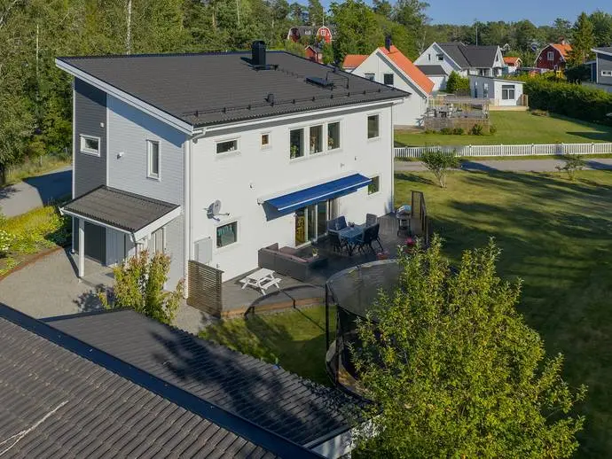 Bild 1 av 20 på Näsvägen 13
