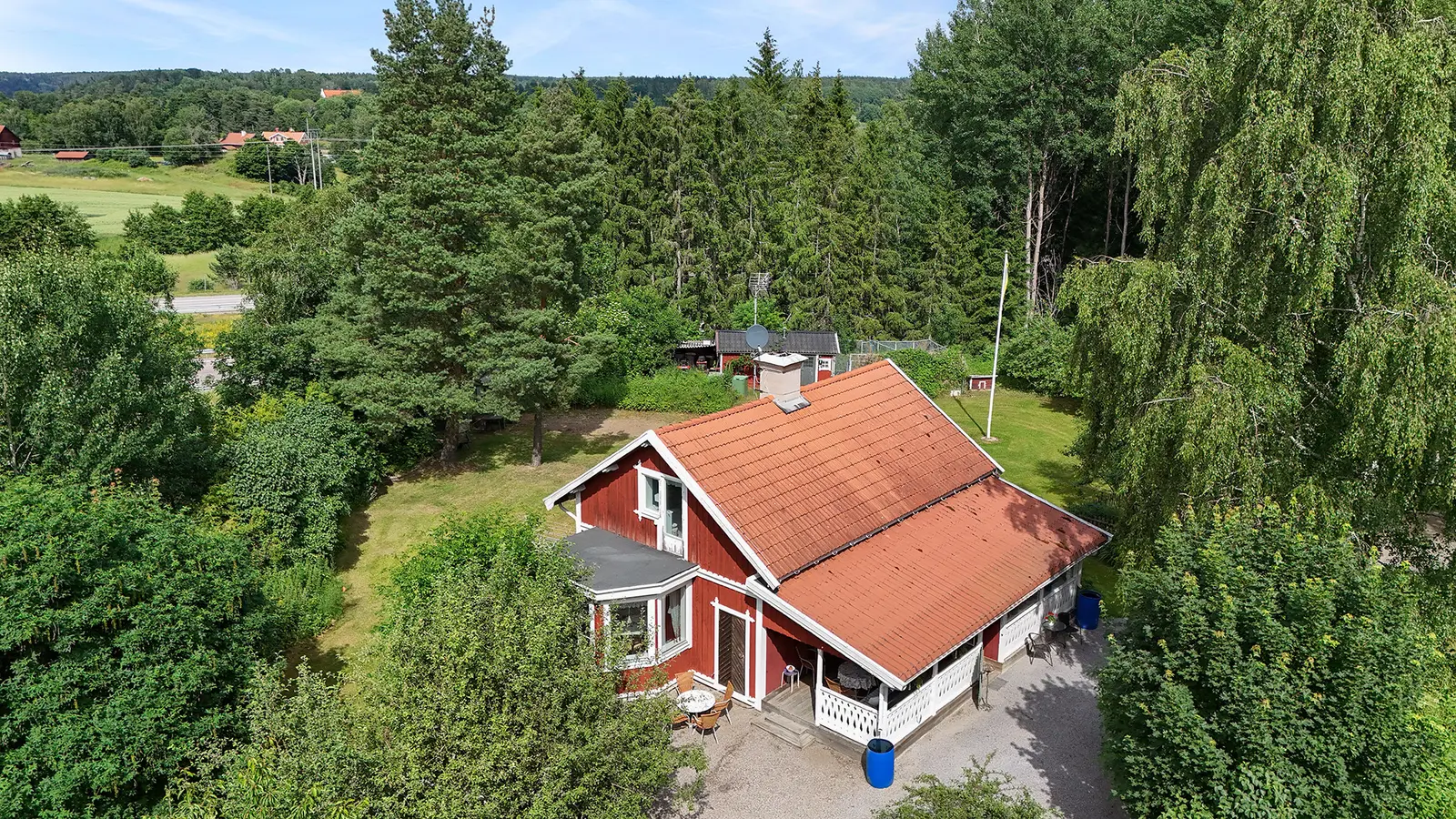 Villa, Långdalsvägen 7 och 5. Bild 1 av 5