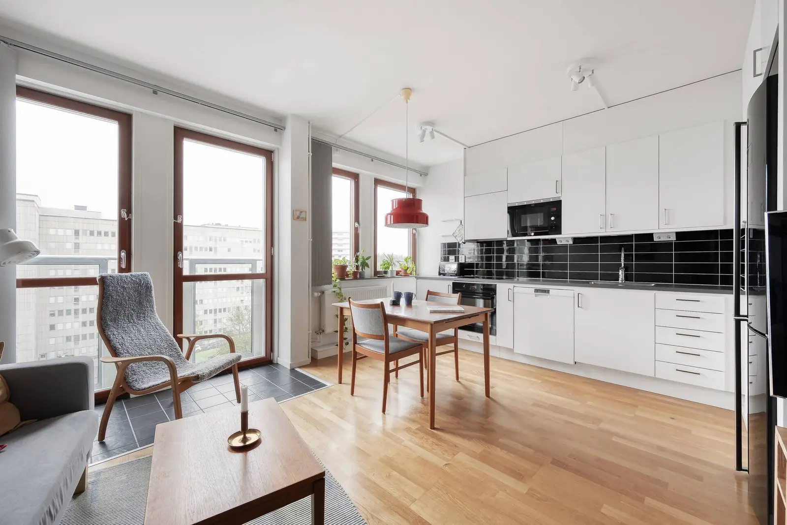 Apartment, Östersundsgatan 7, Vån 8 (0802/1807), Vällingby. Photo 1 of 37