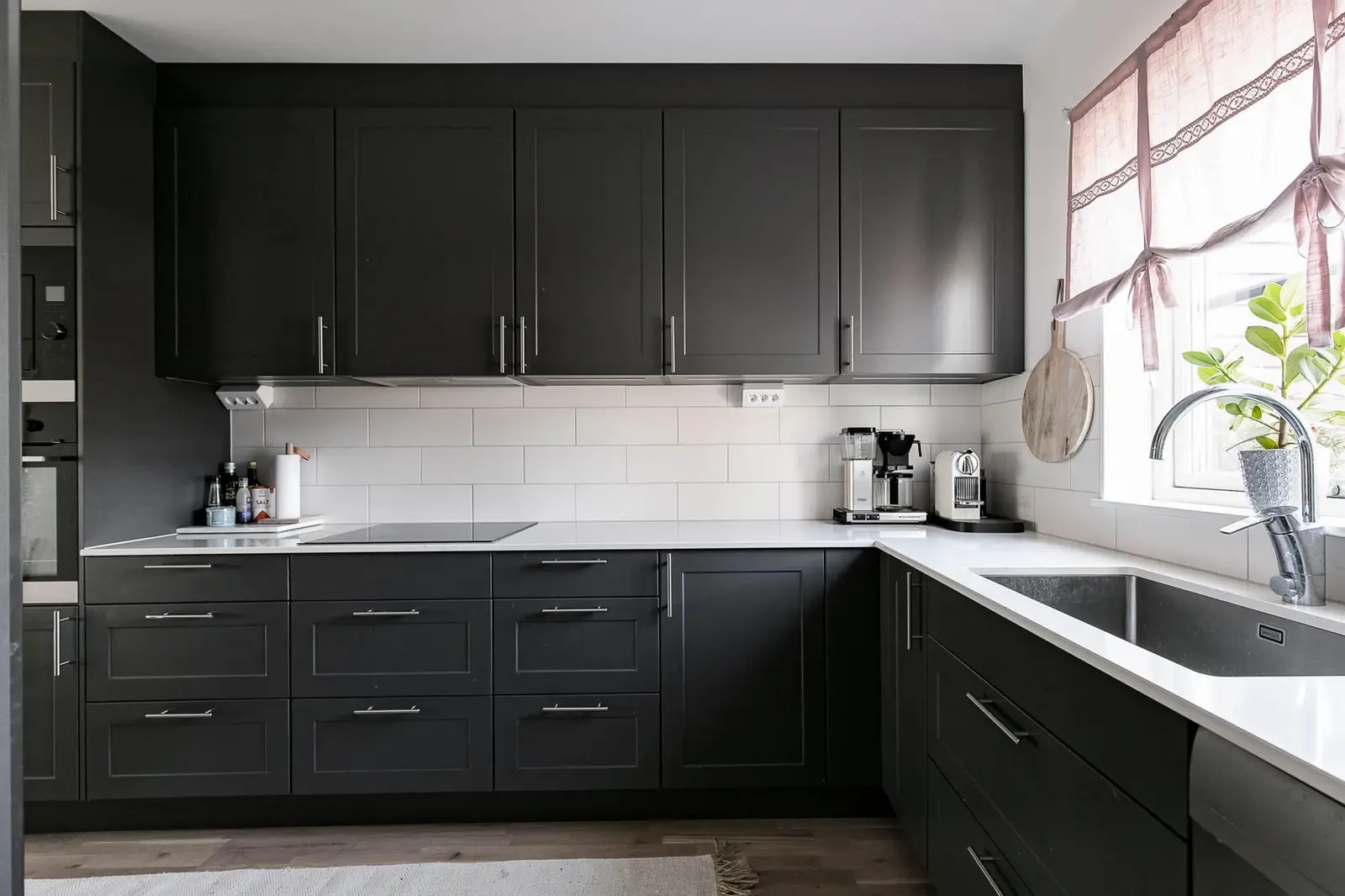 Lägenhet, Inspelsgatan 6B, Lanna, Lekeberg. Bild 1 av 29