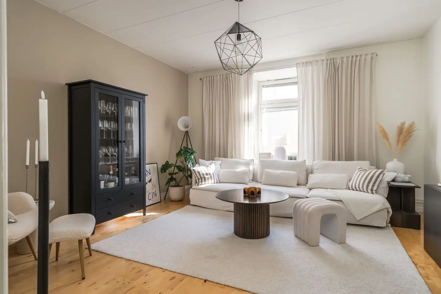 Image 1 of 27 of S:t Persgatan 150E