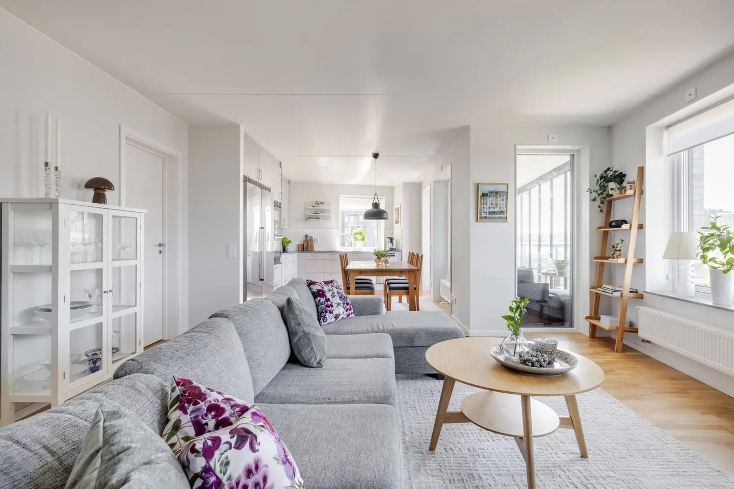 Lägenhet, Fräkne gränd 3, Kungälv. Bild 1 av 43