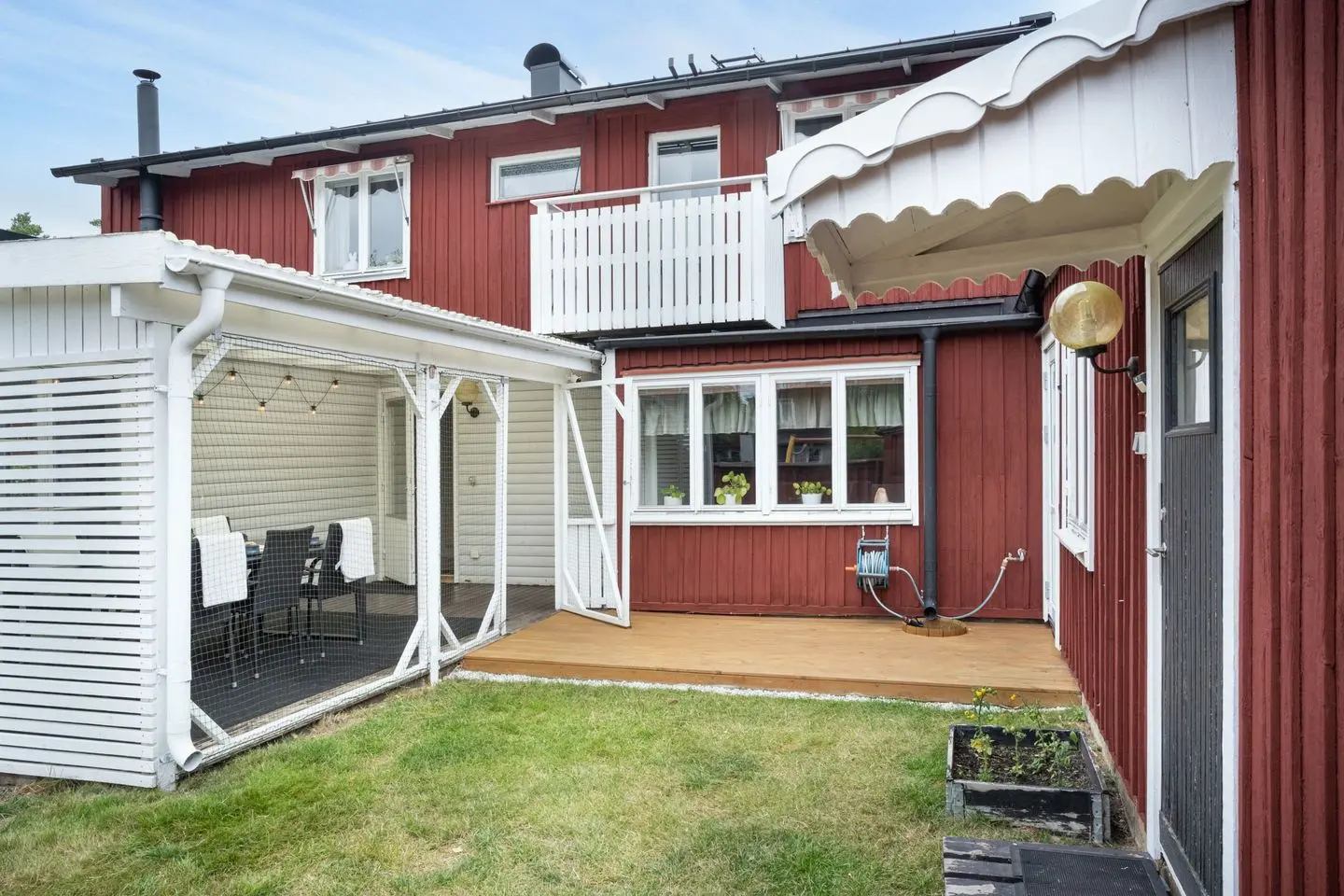 Villa, Brunnsvägen 144A, Strängnäs. Bild 1 av 54