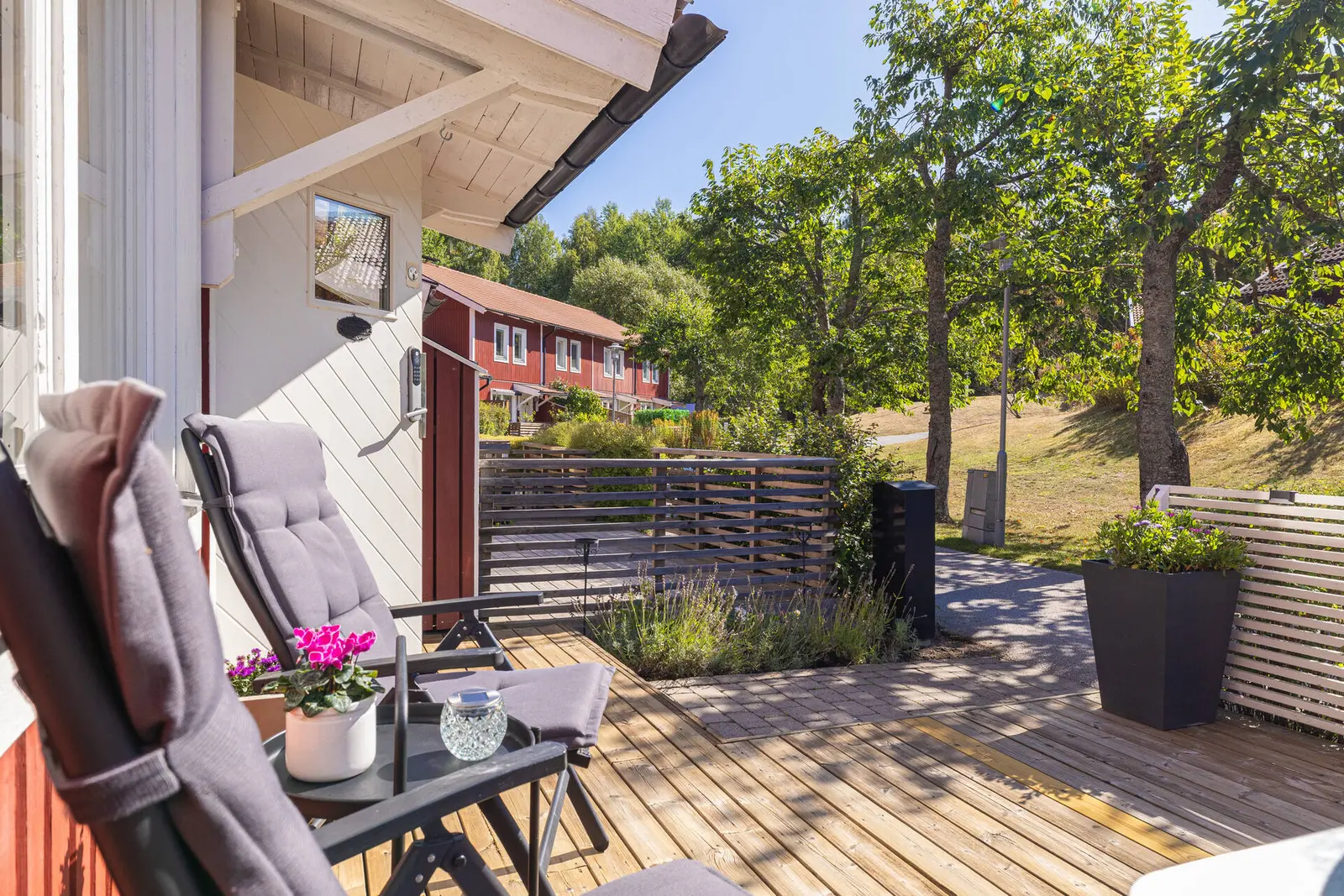Villa, Tegvägen 33, Vallentuna. Bild 1 av 20