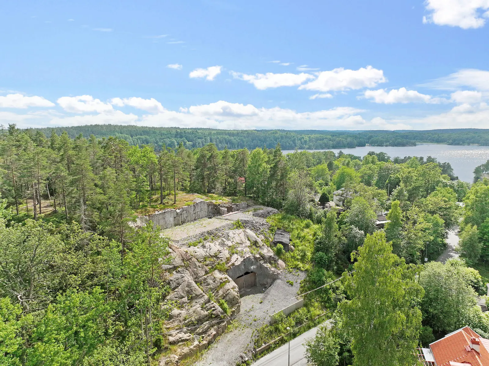 Bild 1 av 22 på Björkallén 40