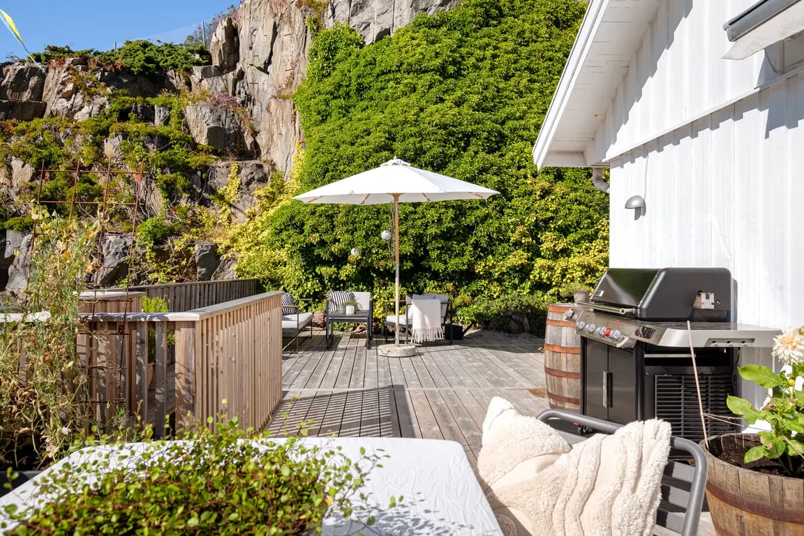 Villa, Berghällsgatan 10, Göteborg. Bild 1 av 40