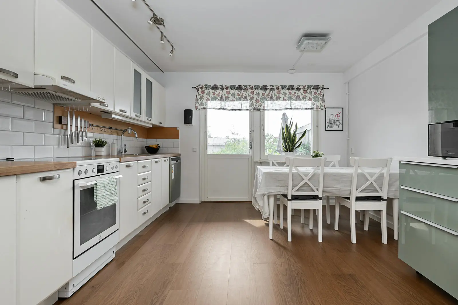 Lägenhet, Mariehemsvägen 27R, Umeå. Bild 1 av 26