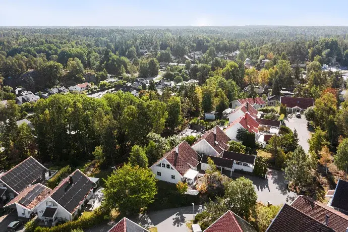 Villa, Tistelvägen, Haninge. Bild 1 av 40