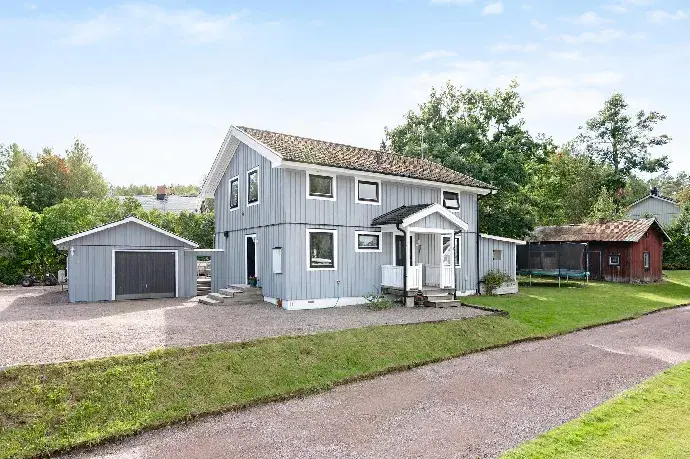 Image 1 of 40 of Hovrättsvägen