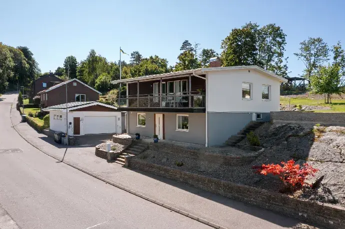 Image 1 of 40 of Bratterödsvägen