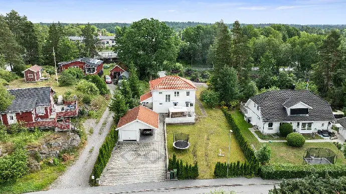 House, Palanders väg, Haninge. Photo 1 of 40
