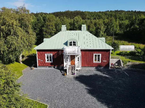 Image 1 of 3 of Brogård Hålland