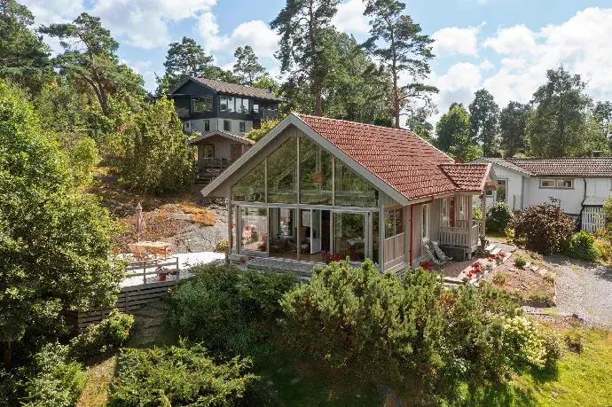 Bild 1 av 20 på Hästhagevägen