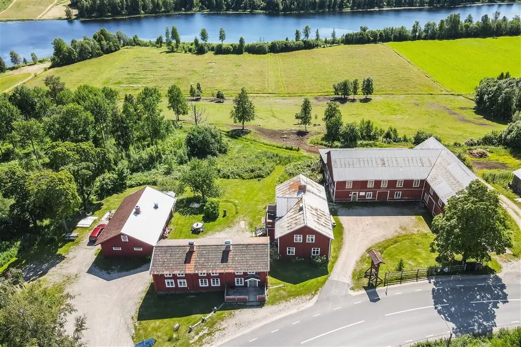Bild 1 av 6 på Östergrängsjö 149, 151A-B, 153A-B