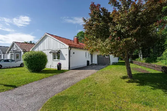 Villa, Fiskarvägen, Älvkarleby. Bild 1 av 20