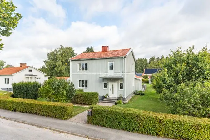 Bild 1 av 36 på Granåsgatan 9